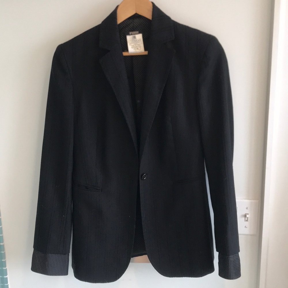 Elegant Italian blazer with silk sleeves